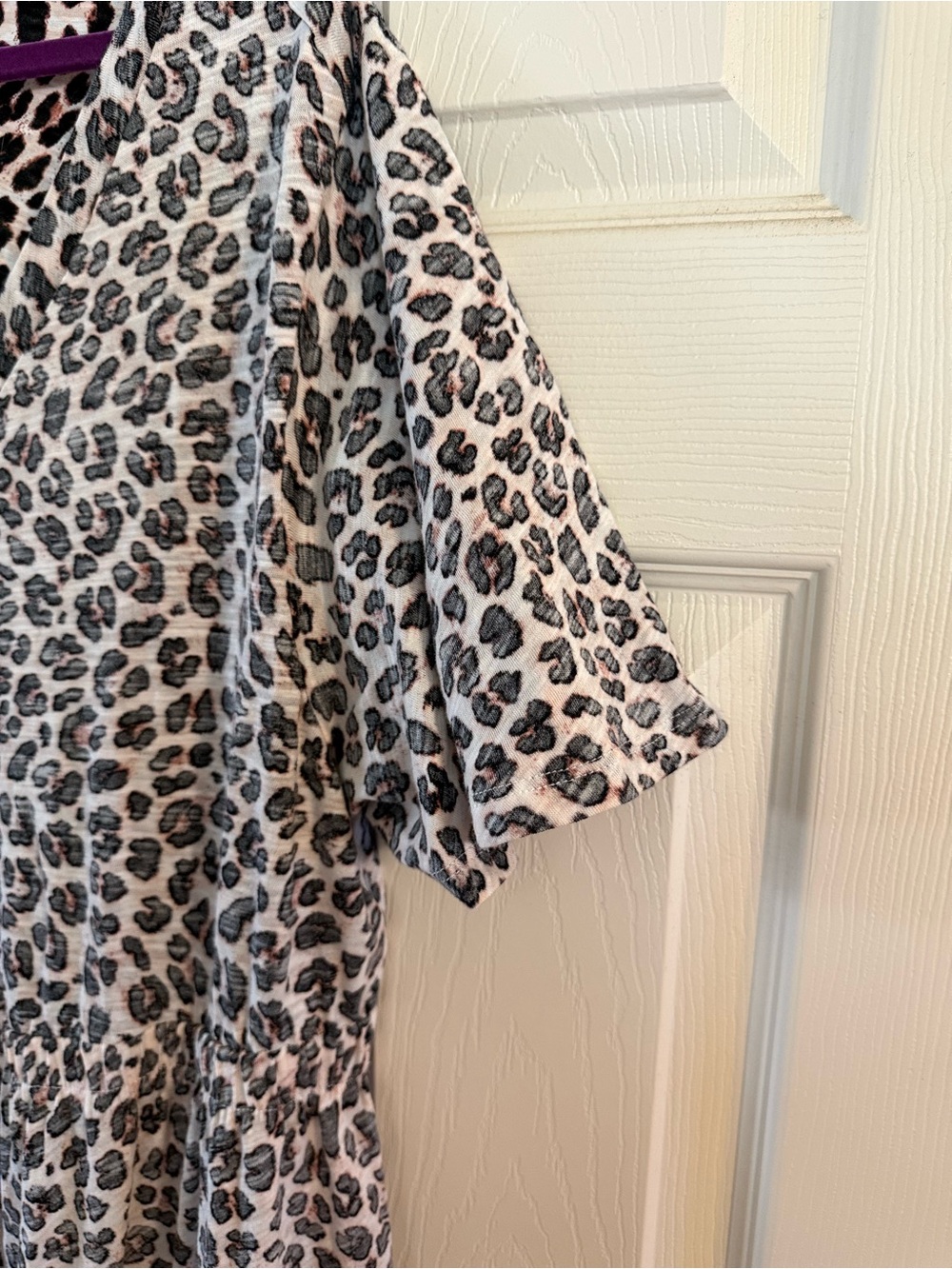 torrid White and Gray Leopard Print V-Neck Maxi Dress - Picture 3 of 3